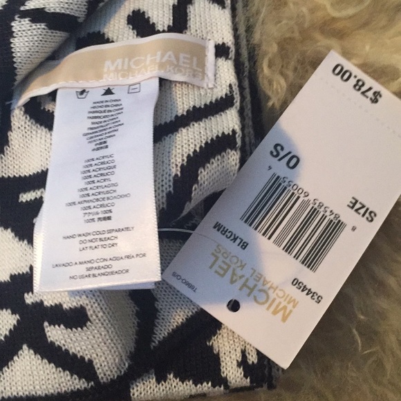 MICHAEL KORS Scarf/Hat Set - Picture 5 of 5